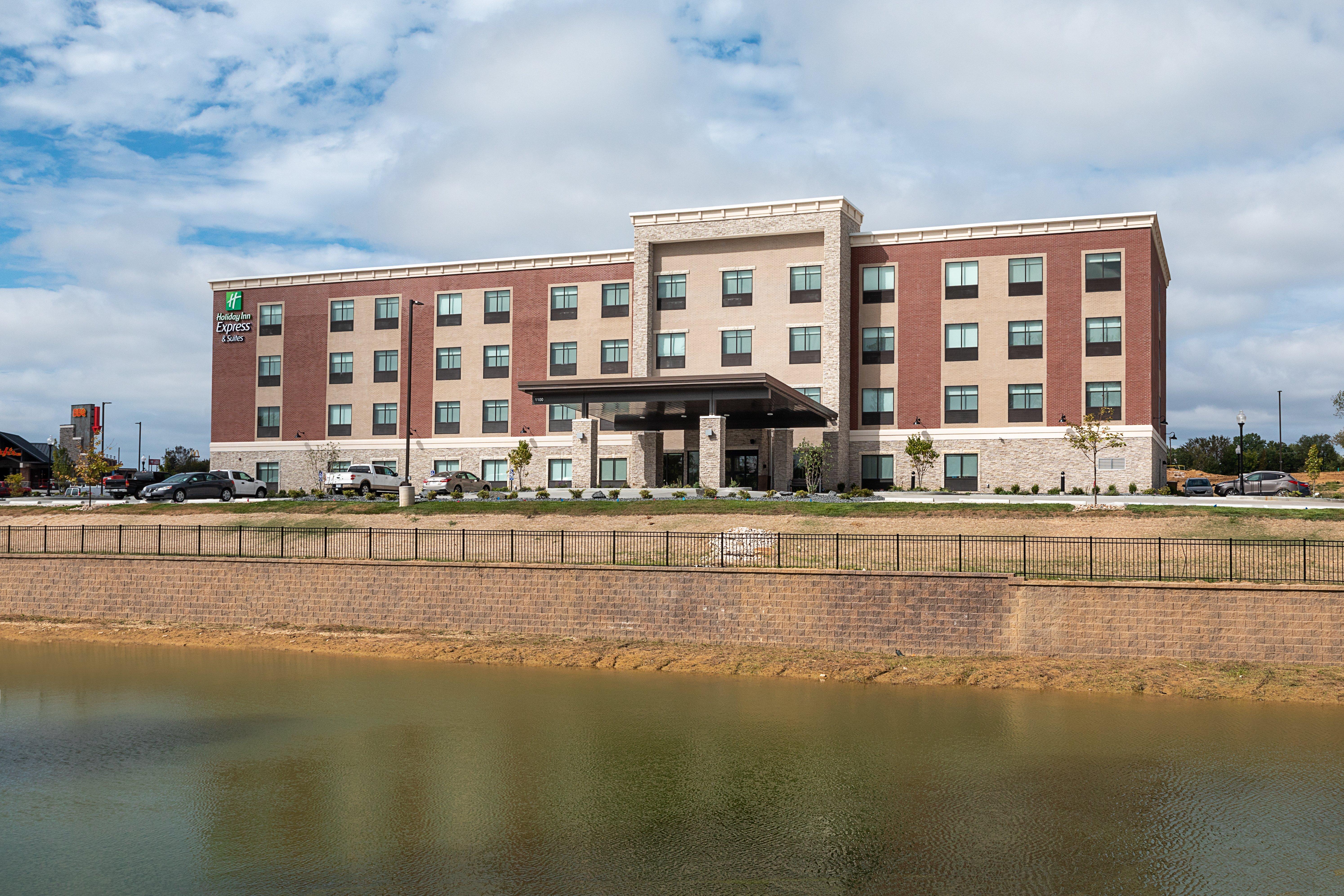 Holiday Inn Express & Suites - Wentzville St Louis West By Ihg Exterior photo